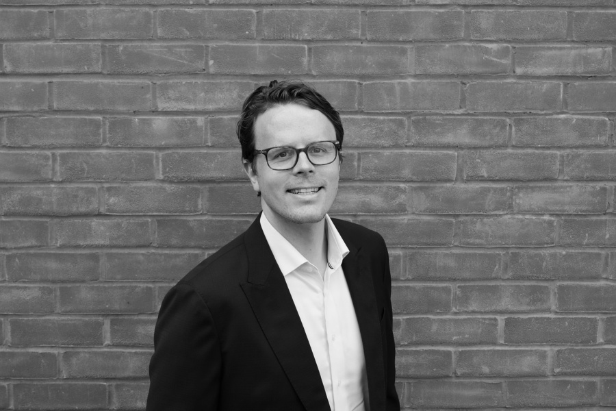 Headshot of Stuart Smith