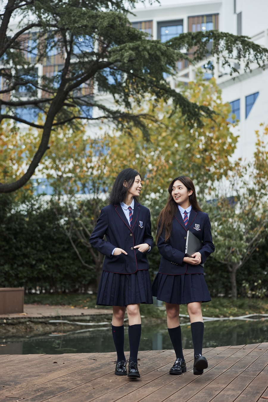 Students outside HD Ningbo