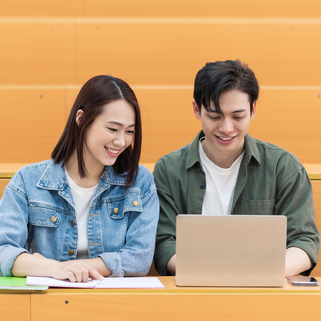 Students looking what to pack