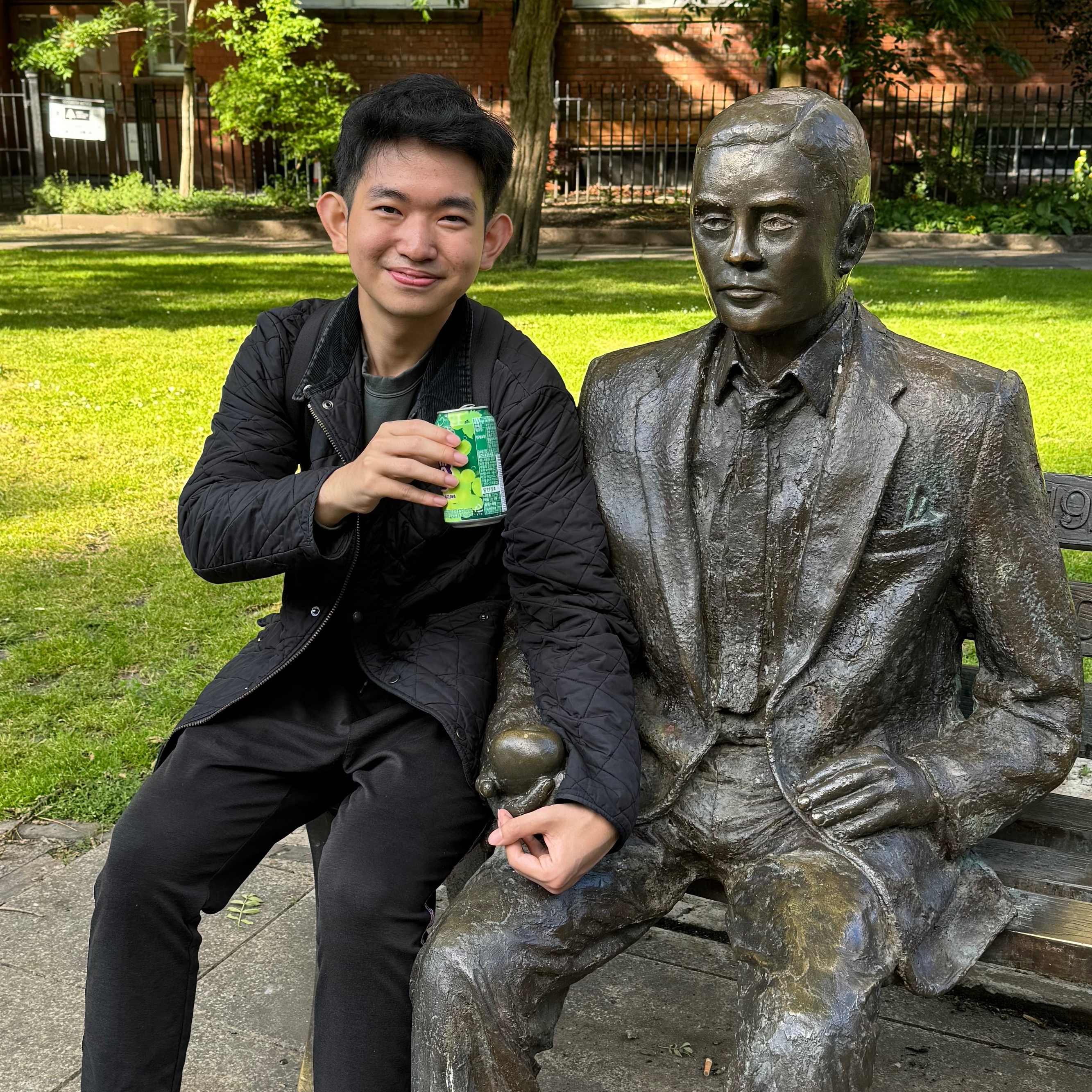 Richy with an Alan Turing statue